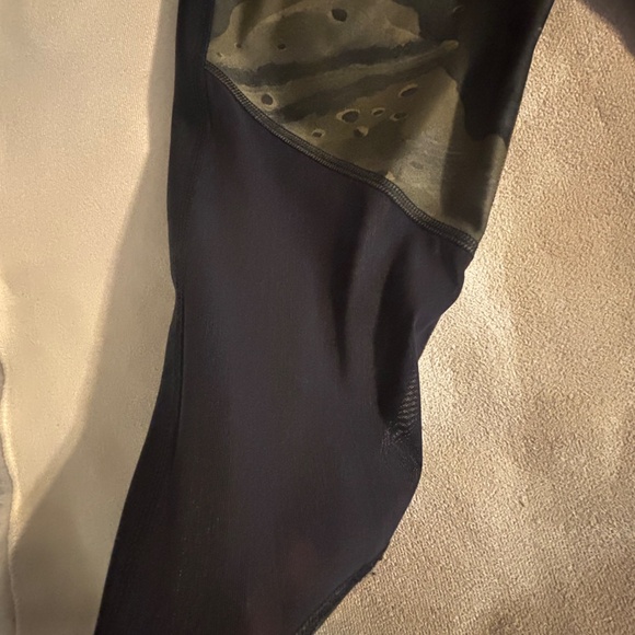 Under Armour Compression Leggings Camo/Black XL Pull Up - Picture 4 of 10